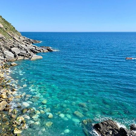 Апартаменты Carattino 12 Idyllic Seafront Retreat Вернацца Экстерьер фото
