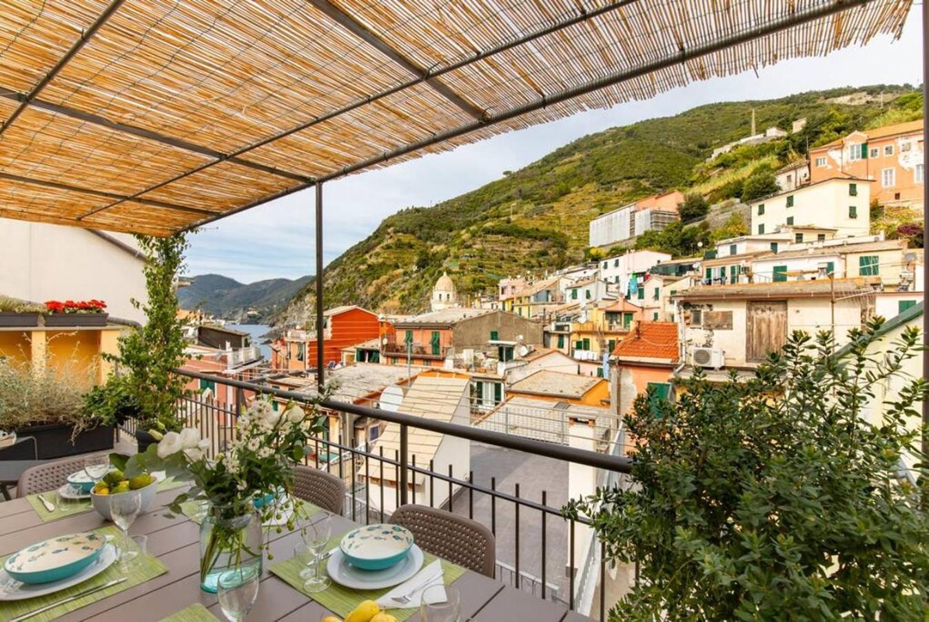 Апартаменты Carattino 12 Idyllic Seafront Retreat Вернацца Экстерьер фото
