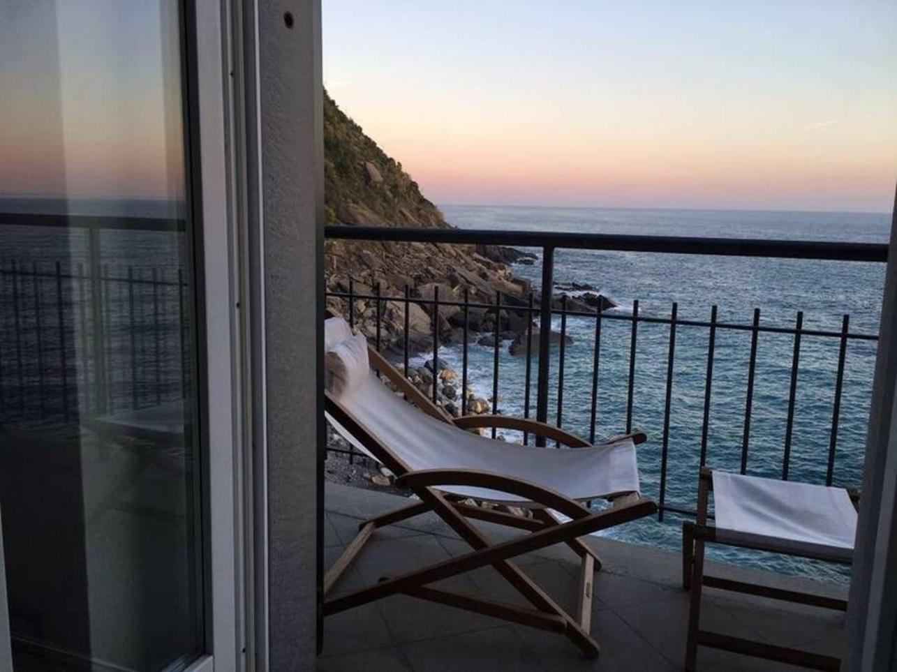 Апартаменты Carattino 12 Idyllic Seafront Retreat Вернацца Экстерьер фото
