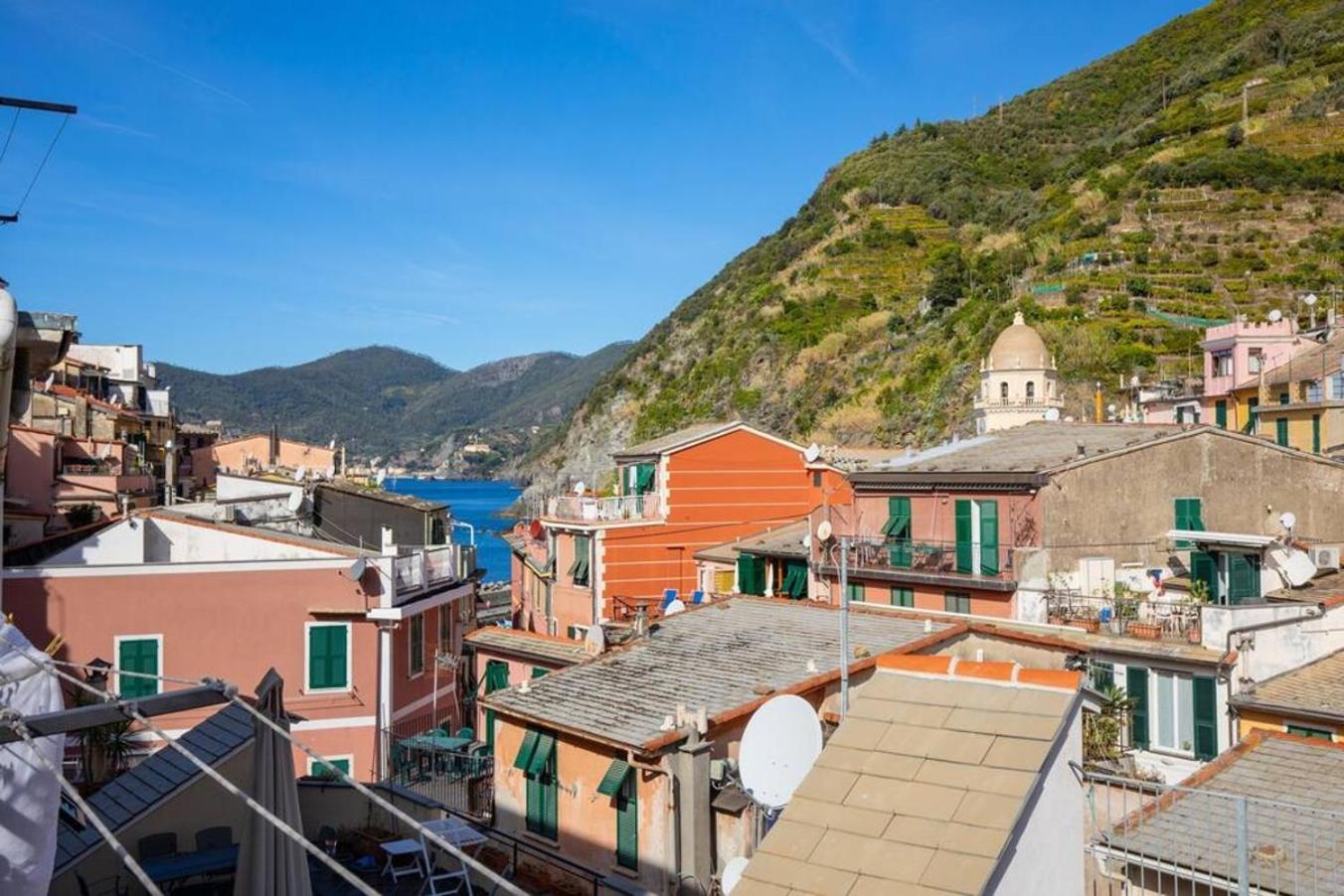 Апартаменты Carattino 12 Idyllic Seafront Retreat Вернацца Экстерьер фото